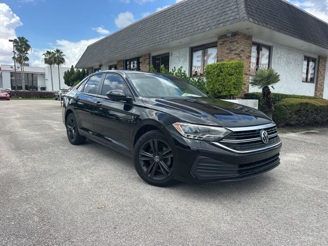 2022 Volkswagen Jetta 1.5T SE in Deep Black — front three-quarter view