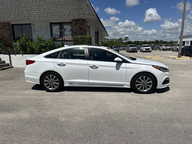 2017 Hyundai Sonata — detail view