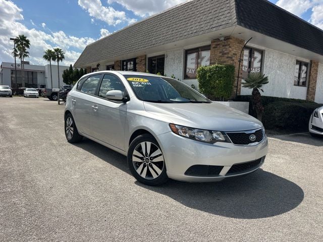 2013 Kia Forte EX in Bright Silver Metallic — front three-quarter view
