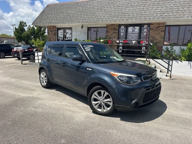 2015 Kia Soul Plus in Fathom Blue — front three-quarter view